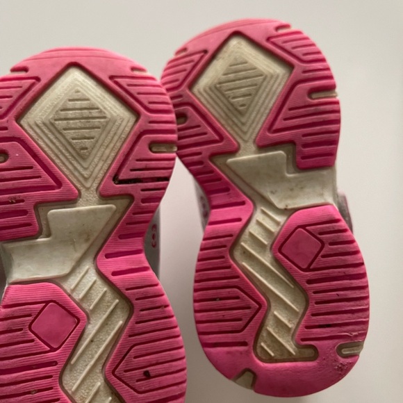 Sanrio Hello Kitty Toddlers Lighted Glitter Pink SilverSneakers Shoes Size 6 - Picture 3 of 5